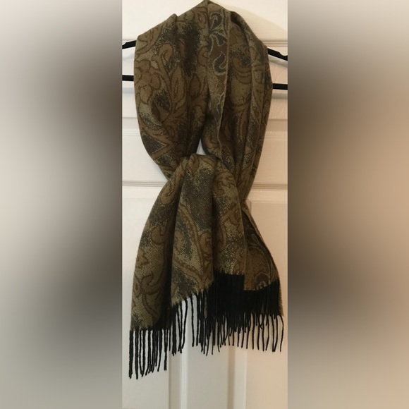 HANDMADE WRAP CAPE SCARF SHAWL - Picture 2 of 2